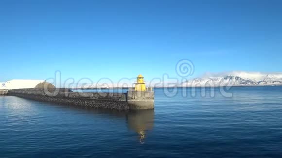 冰岛4K的船游海景视频的预览图