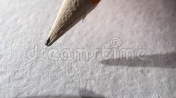 铅笔写在纸上视频的预览图
