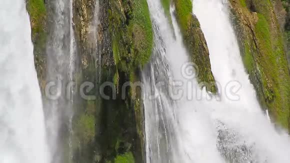 瀑布的远程拍摄视频的预览图
