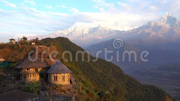 喜马拉雅山的日出视频的预览图
