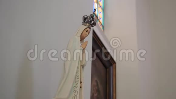 圣母玛利亚教堂雕像视频的预览图