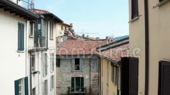 意大利街和屋顶视频的预览图