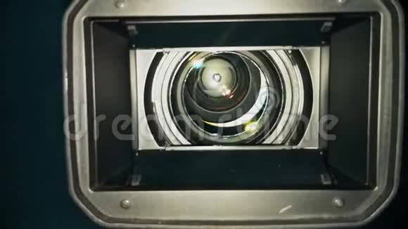 电视摄像机镜头显示光线在近距离视频的预览图