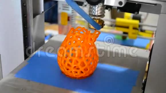 3D打印机打印图形橙色视频的预览图