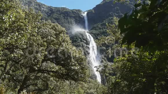 萨瑟兰瀑布视频的预览图