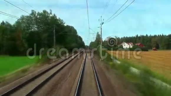开高速列车视频的预览图