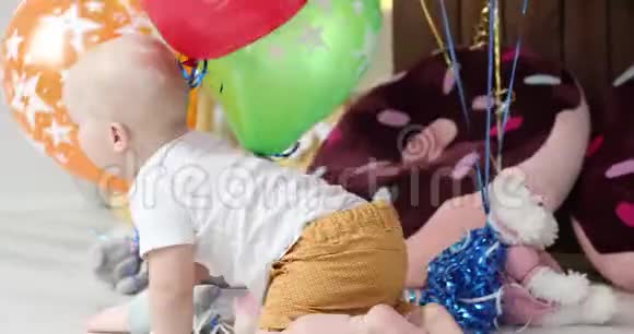 祝年轻一家人生日快乐视频的预览图