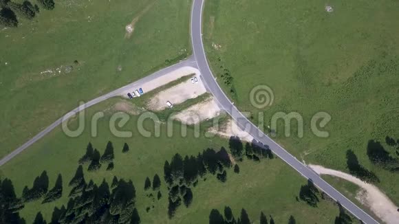 穆凯鲁兹上校1447米是瑞士沃州朱拉山的一个高山通道视频的预览图