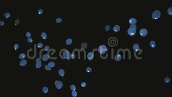 在天空中飞翔的LED气球视频的预览图