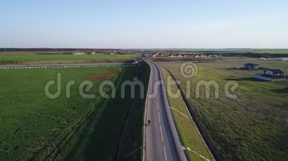 高速公路上的无人视野50fps6个视频场景视频的预览图