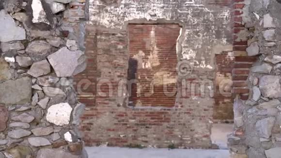 废弃的医院大楼视频的预览图