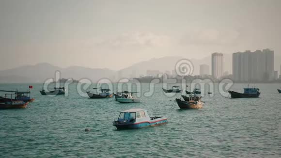 越南港口的渔船视频的预览图