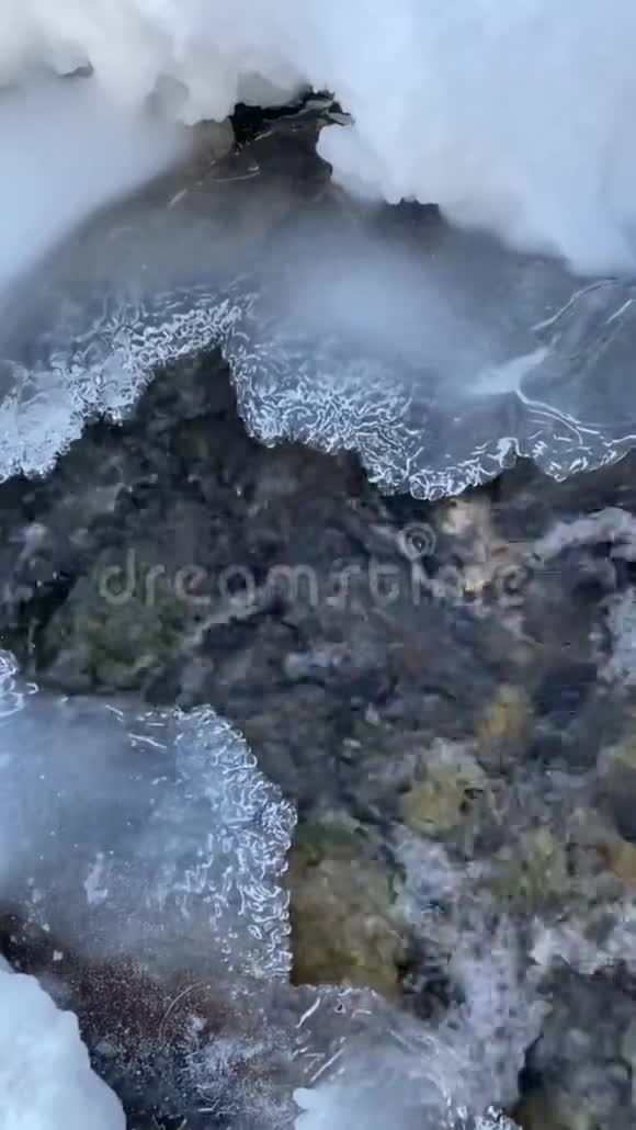 山里小河的视频视频的预览图