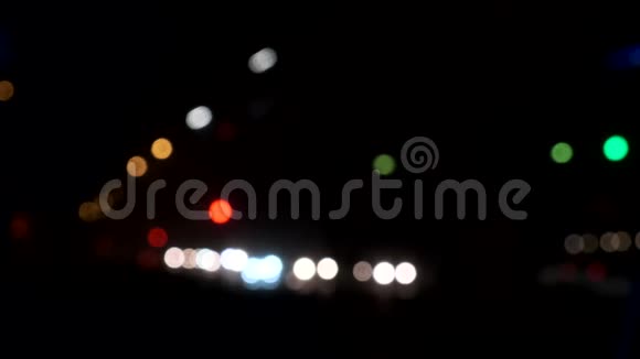 夜晚城市背景的灯光视频的预览图
