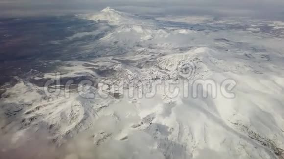 飞越雪山视频的预览图