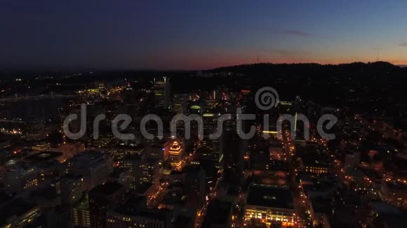 俄勒冈州波特兰之夜视频的预览图