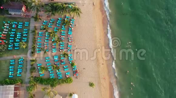 泰国东部昌布里芭堤雅海滩的鸟瞰图视频的预览图