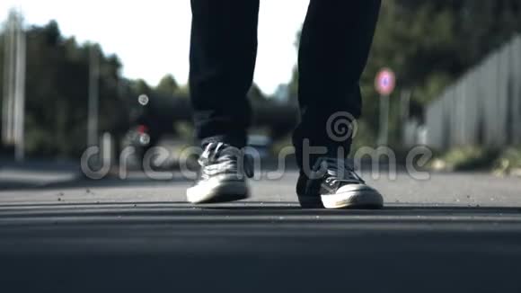 运动鞋小舞视频的预览图