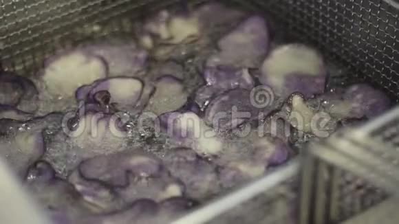 紫炒土豆炒油视频的预览图