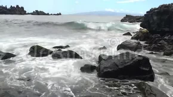 西班牙加那利群岛的海浪视频的预览图