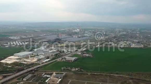 罗马尼亚普洛伊斯蒂的工业和石化工业视频的预览图