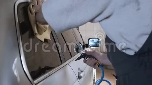 洗车过程洗手视频的预览图