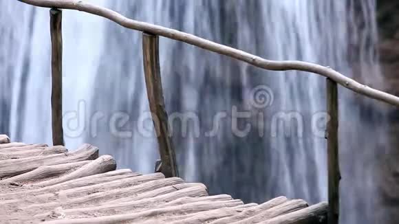 瀑布泉水流水视频的预览图