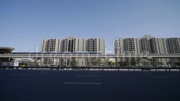 迪拜的摩天大楼录像在移动视频的预览图