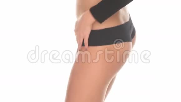 女人背着健身裤视频的预览图