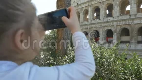 意大利的家庭旅行视频的预览图