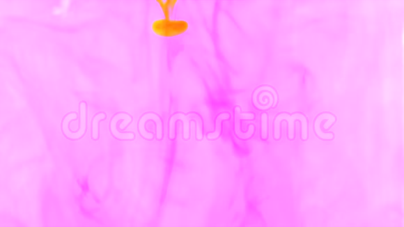粉红水彩油墨运动视频的预览图