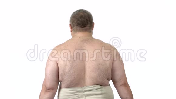 胖子训练他的身体后视图视频的预览图