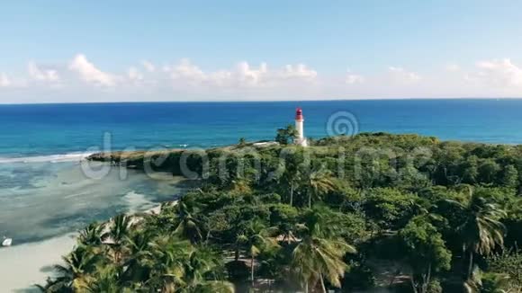 棕榈岛和白色灯塔视频的预览图