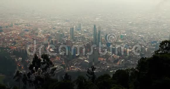 波哥大哥伦比亚阴天视频的预览图