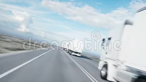 白色卡车的车队公路上的半拖车运输物流理念4K写实动画视频的预览图