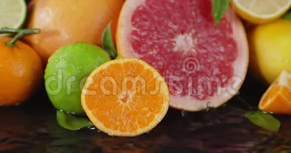 碎香柑橘落水视频的预览图