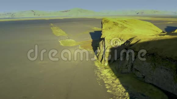 大漠中的瓦斯托斯草原山墙黑色冰岛沙漠视频的预览图