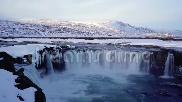 去冰岛的瀑布视频的预览图
