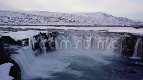 去冰岛的瀑布视频的预览图