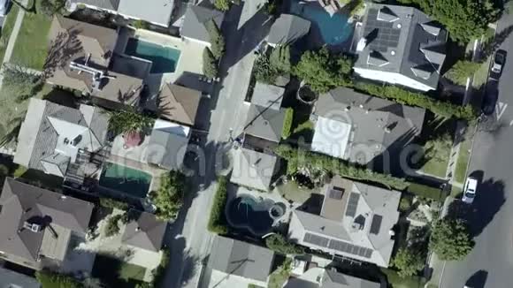鸟瞰凡努伊士社区郊区洛杉矶加利福尼亚州视频的预览图