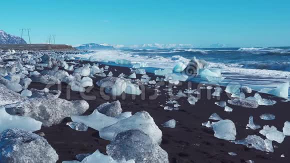 钻石海滩海浪冰山风暴阳光天气视频的预览图
