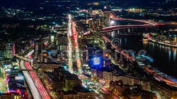 日落时波士顿收费公路交通的鸟瞰时间视频的预览图