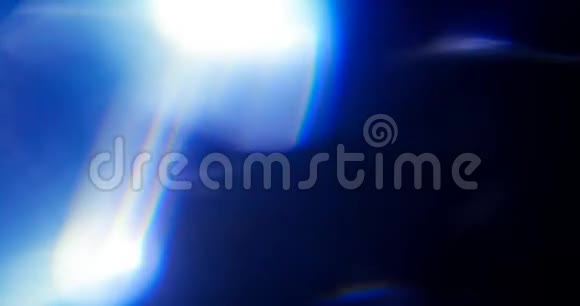 黑色背景下的一组蓝宝石光漏视频的预览图