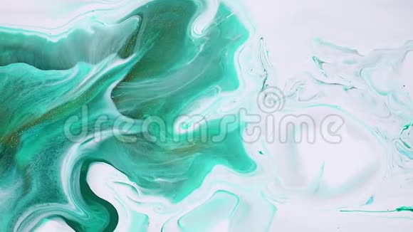 流体艺术绘画视频抽象的丙烯纹理与五颜六色的波浪液体油漆混合背景与飞溅和漩涡视频的预览图