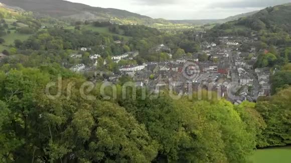 兰戈伦是威尔士东北部的一个旅游小镇视频的预览图