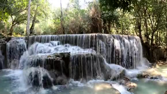老挝琅勃拉邦瀑布视频的预览图