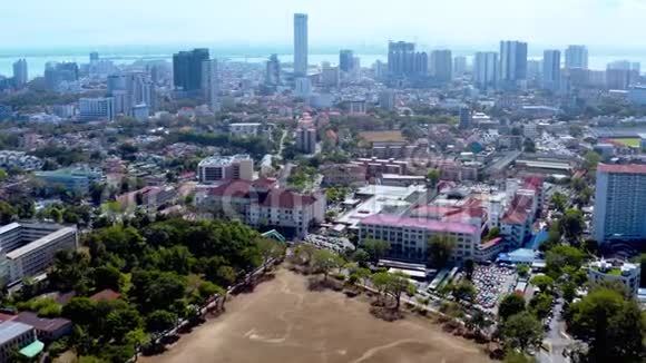 马来西亚槟城岛槟城总医院的空中景观视频的预览图