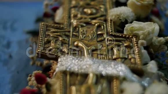 东正教的内部装饰的圣十字视频的预览图