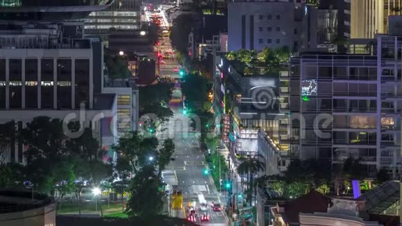 新加坡中心区的街道和城市交通夜间延时视频的预览图