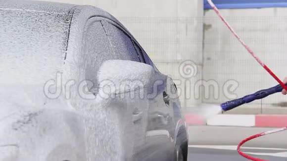 自助洗车过程慢动作视频视频的预览图